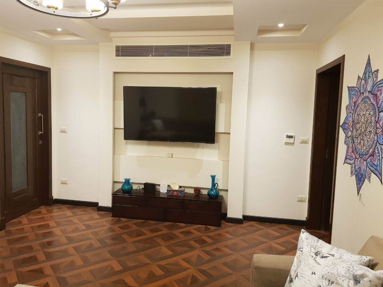 (شقة مصر الجديدة 003)  للبيع شقة فندقية 380 م بمسبح خاص بمصر الجديدة بمبني حديث بسعر حصري. 