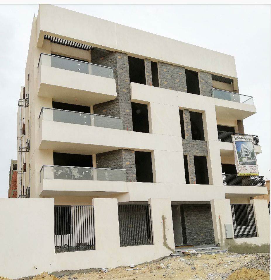 شقة 200 م بكمبوند كناريا الشيخ زايد بموقع مميز جدا وسعر لا يقارن .